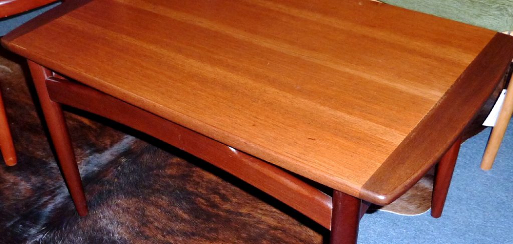 How to Refinish Teak Table