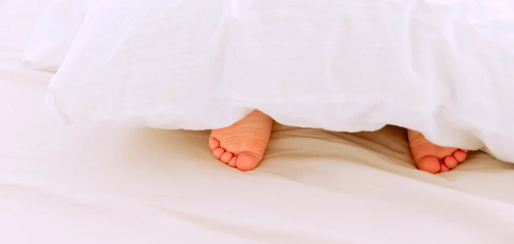 How to Warm up Feet in Bed