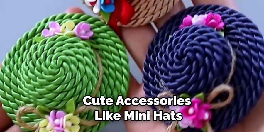 Cute Accessories Like Mini Hats