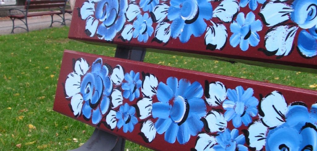 How to Paint a Bench