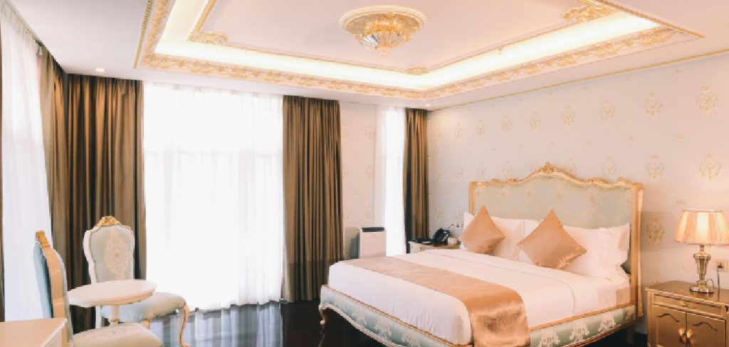 How to Decorate a Room With a Brass Bed