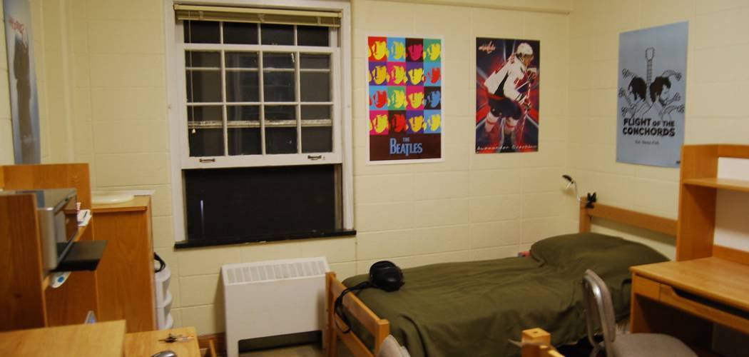 How to Make a Dorm Bed