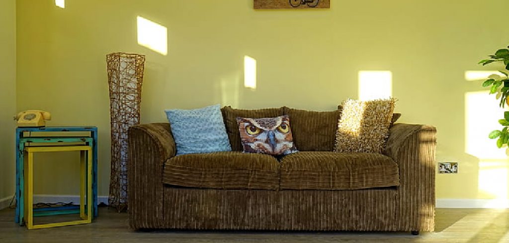 How to Decorate with Brown Sofa