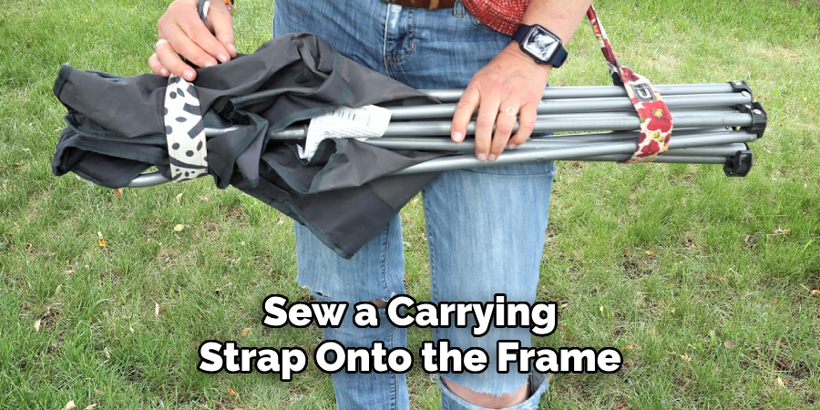 Sew a Carrying 
Strap Onto the Frame