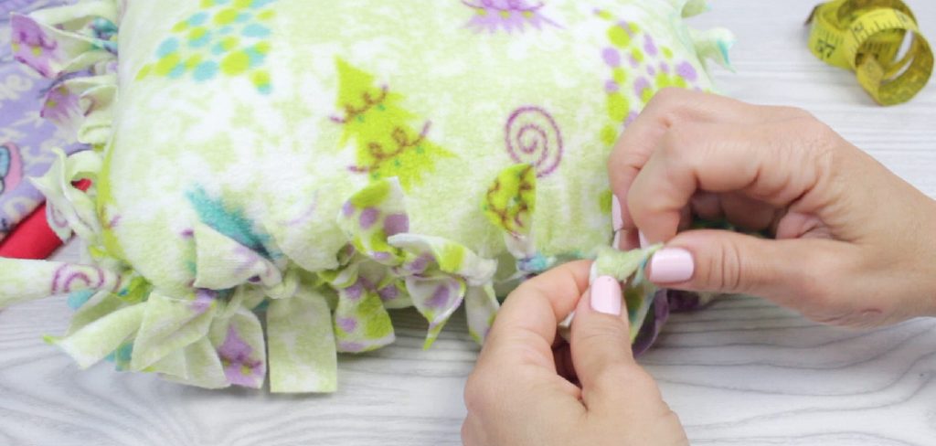 How to Make Pillows by Hand